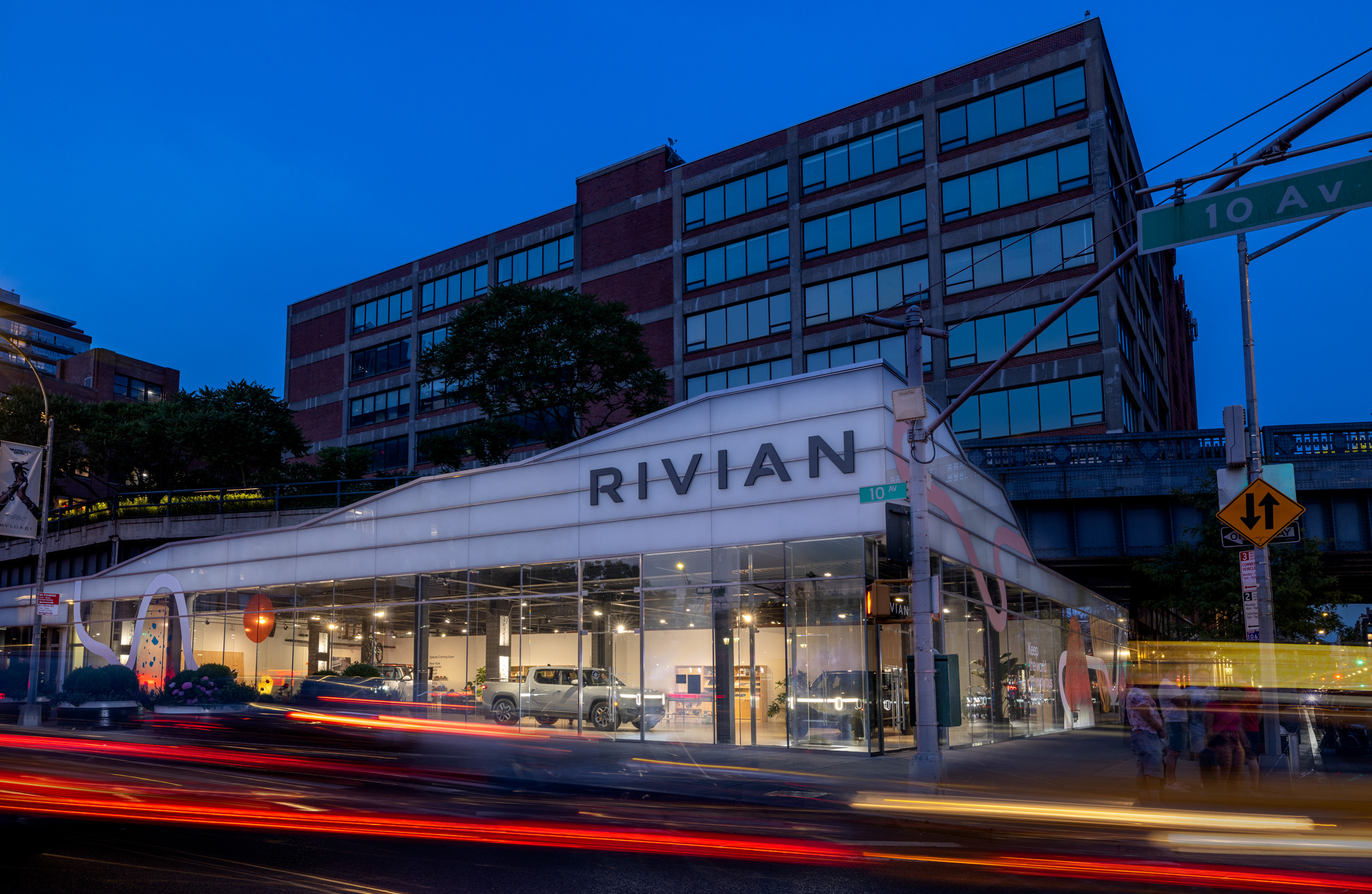 rivian-nyc-9263-Rev